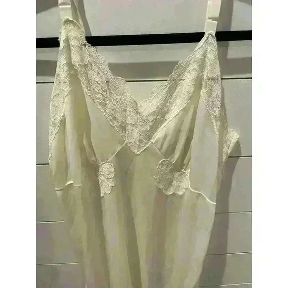 Vintage Deena Fine Lingerie Off White Lace and Eyelet Slip,  size 40 - Picture 2 of 9
